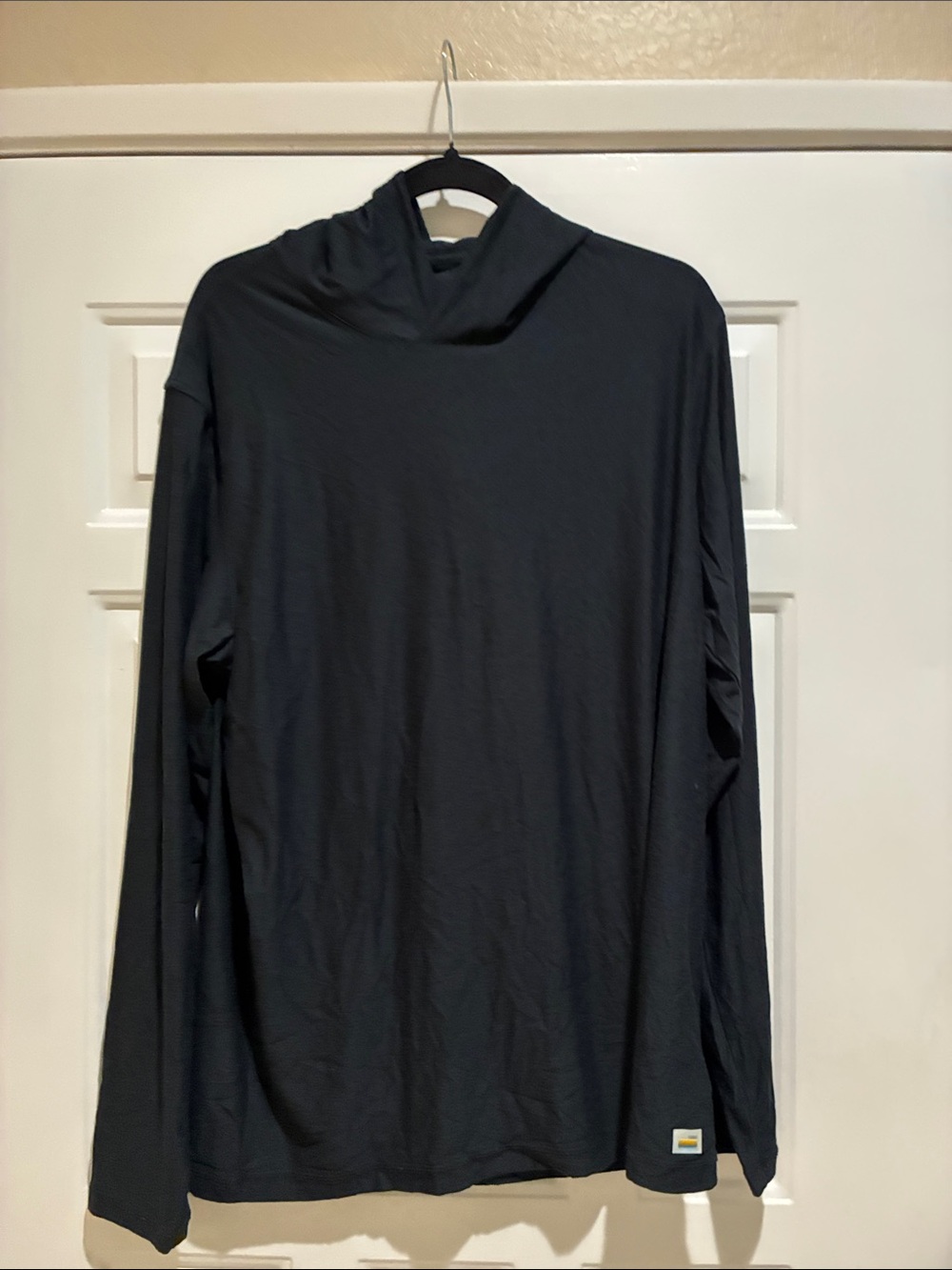 Vuori Men's Black Long-Sleeve Hoodie Tee